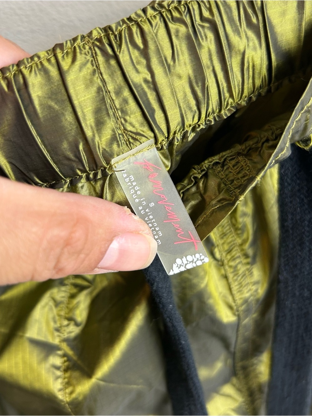 FP Movement Metallic Olive Green Pull-On Cargo Joggers Reflective Trim S - Picture 9 of 15
